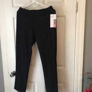 Style & Co women size 6 black dress pants.